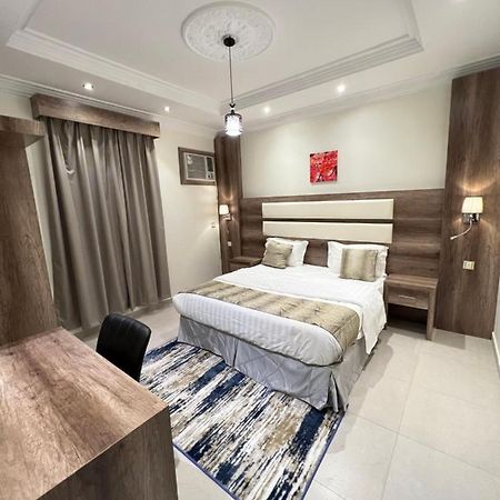 أجنحة ورد للوحدات الفندقية Khamis Mushait Exterior photo