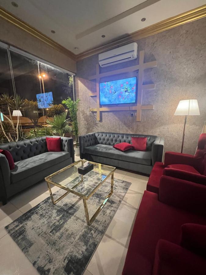 أجنحة ورد للوحدات الفندقية Khamis Mushait Exterior photo