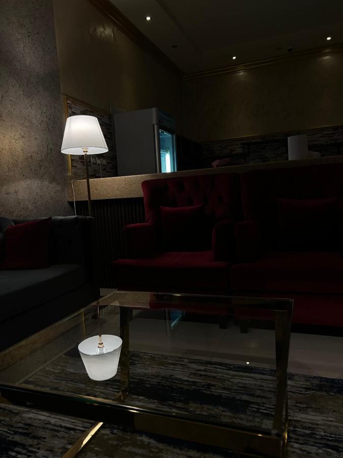 أجنحة ورد للوحدات الفندقية Khamis Mushait Exterior photo
