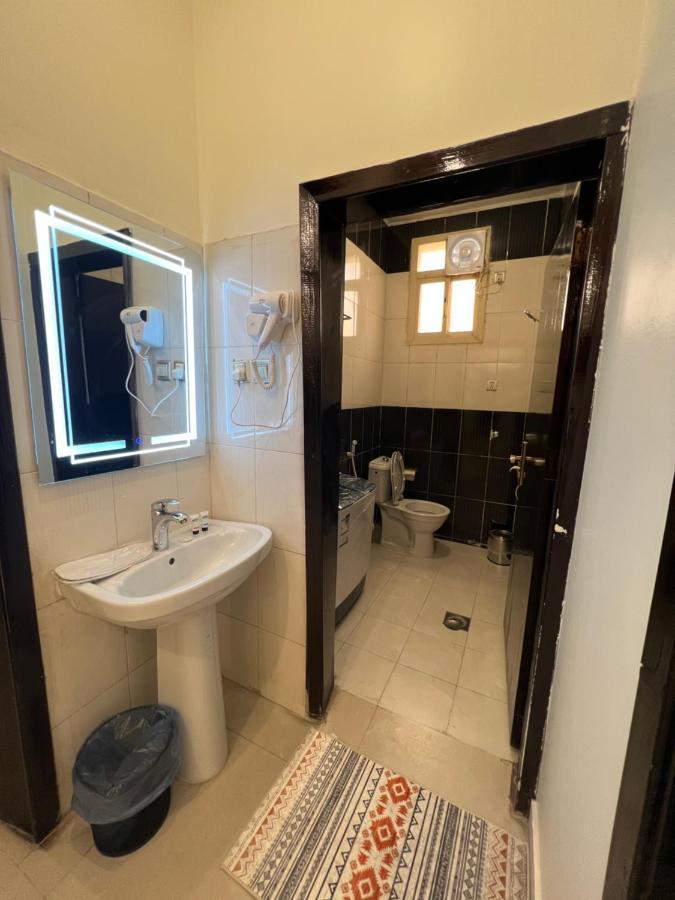أجنحة ورد للوحدات الفندقية Khamis Mushait Exterior photo