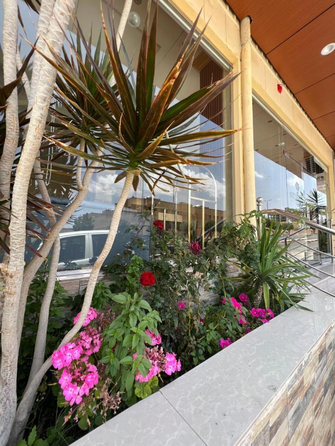 أجنحة ورد للوحدات الفندقية Khamis Mushait Exterior photo